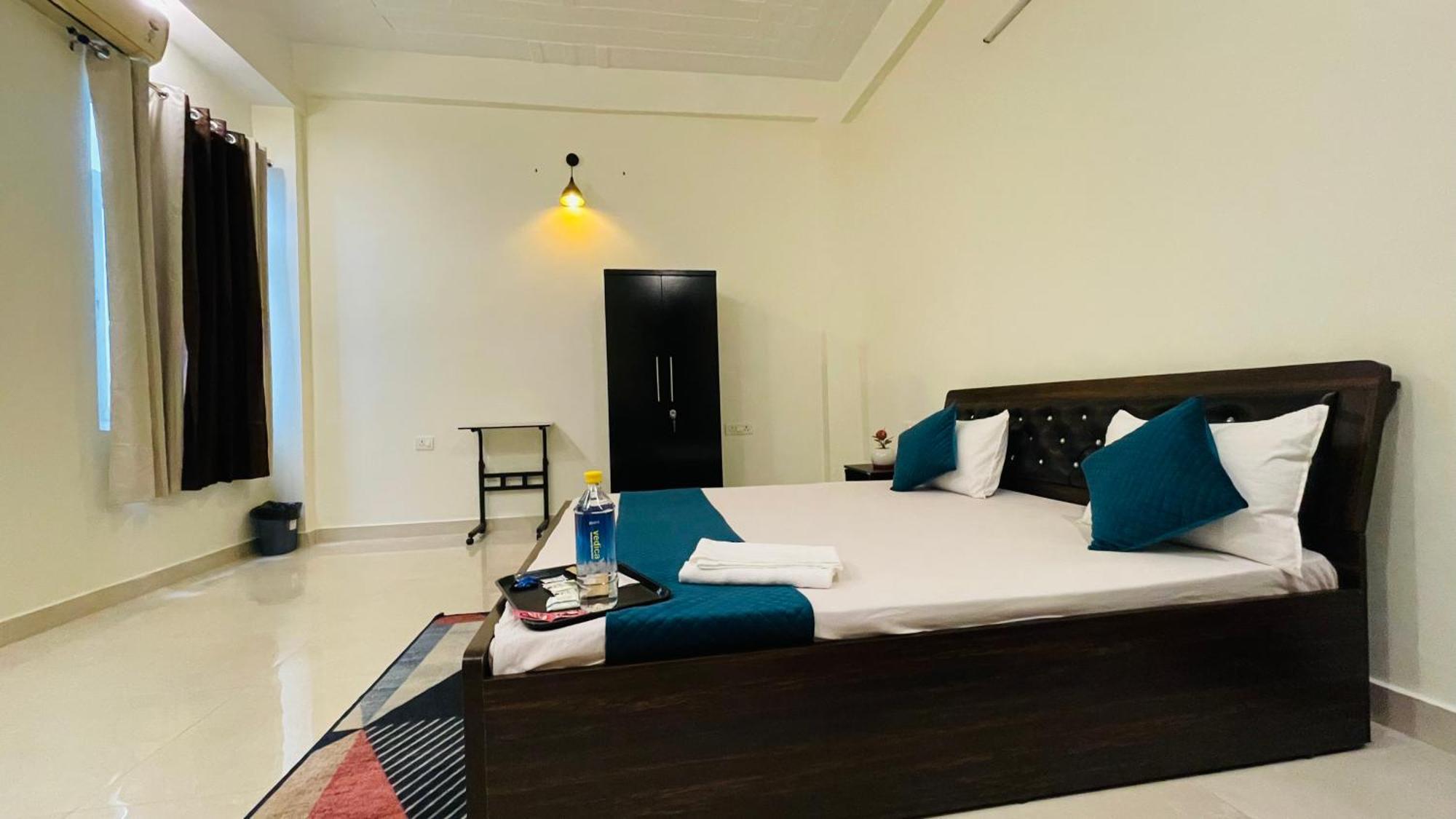 Atulyam Stays Sushant Golf City Lucknow Eksteriør billede