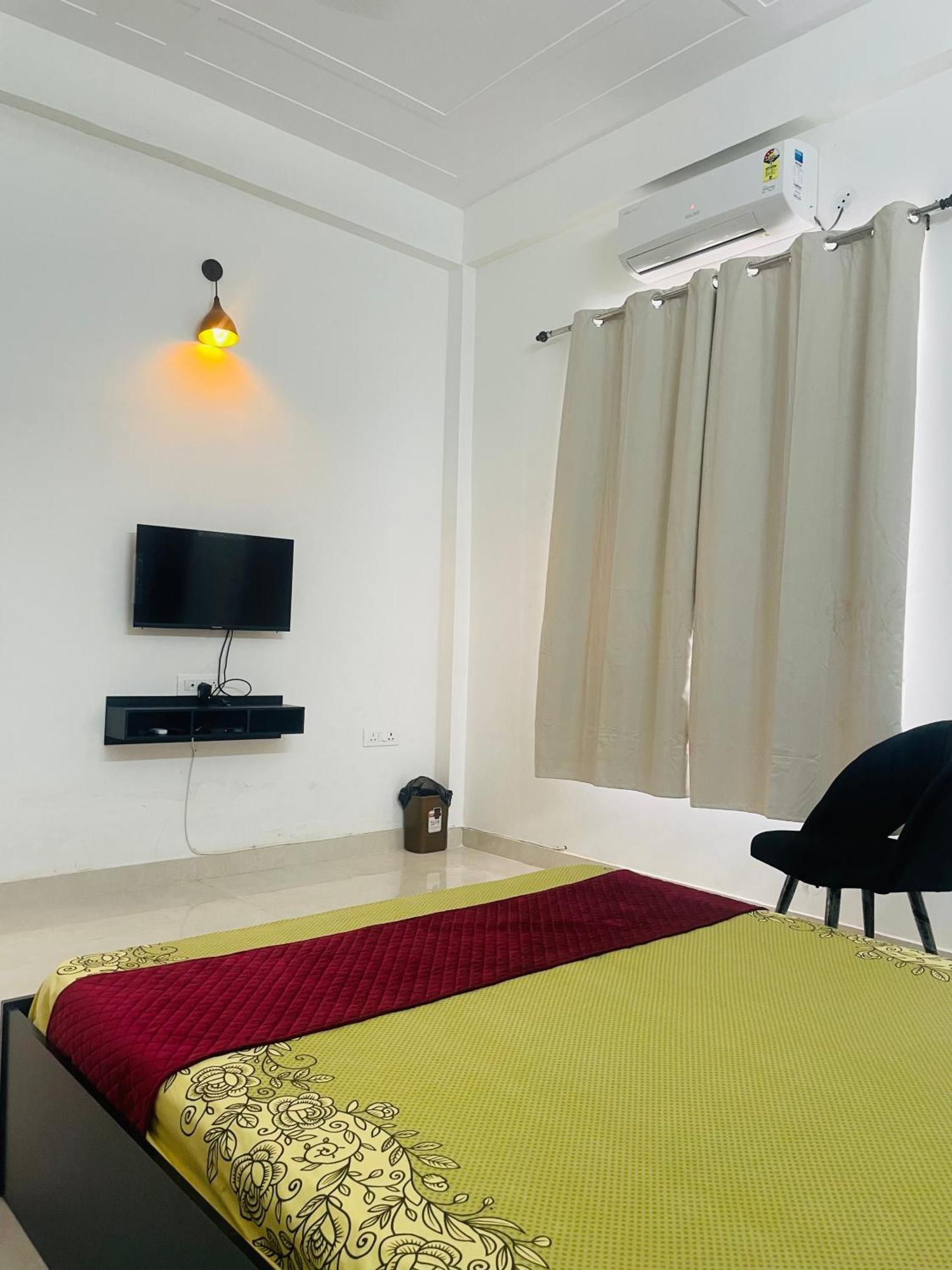 Atulyam Stays Sushant Golf City Lucknow Eksteriør billede